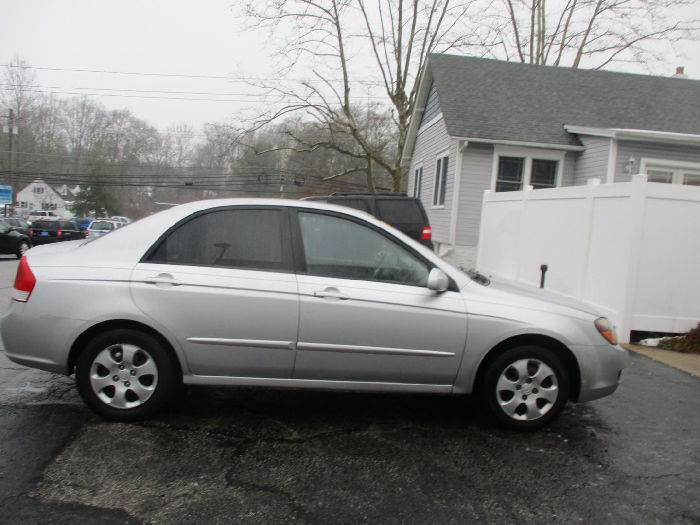 2009 Kia Spectra EX (KNAFE221095) with an 2.0L L4 DOHC 16V engine, AUTOMATIC transmission, located at 540a Delsea Drive, Sewell, NJ, 08080, (856) 589-6888, 39.752560, -75.111206 - Photo#9